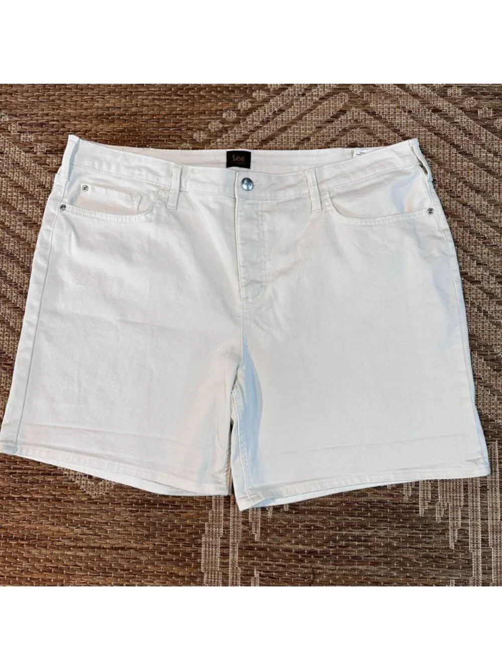 Lee Womens White Soft Denim Shorts Size 22 High Rise Casual Summer Wear